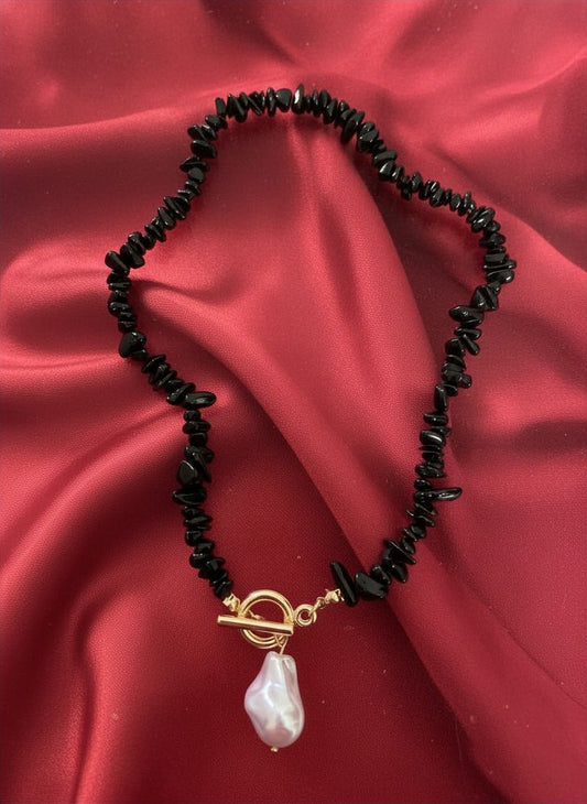Conjunto Elegância Barroca – Colar e Pulseira com Pérola e Pedras Pretas