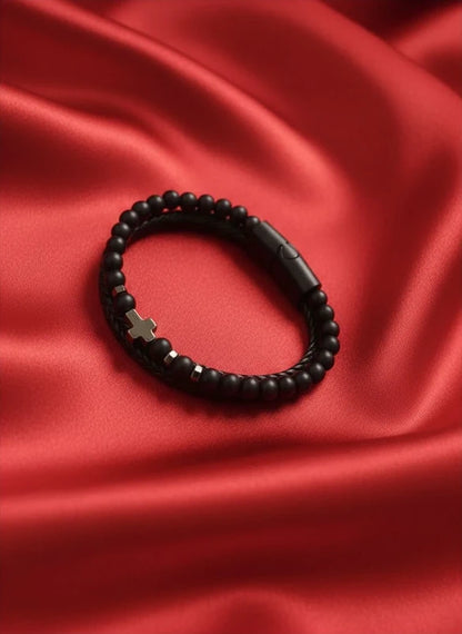 Pulseira preta minimalista com cruz | Estilo moderno unissexo