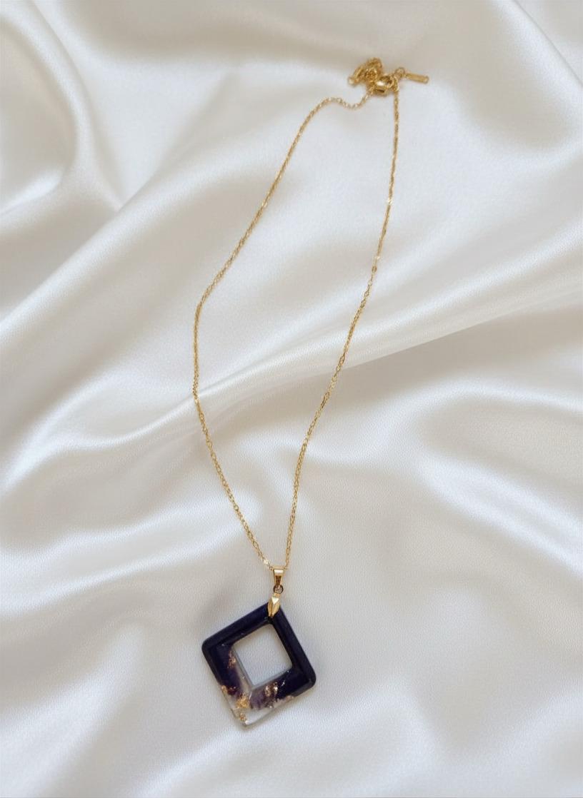 Conjunto Dourado em Ouro 18K com Resina e Folha de Ouro