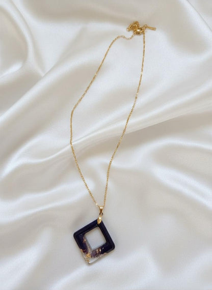 Conjunto Dourado em Ouro 18K com Resina e Folha de Ouro