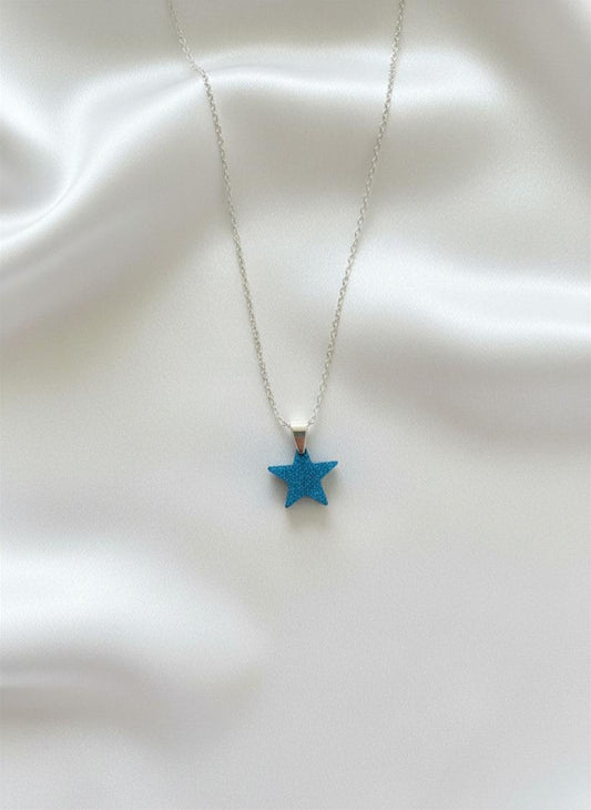 Colar com Corrente em Inox Prata e Pingente em Resina com Estrela Azul