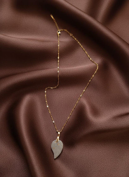 Colar Folha Dourada – Ouro 18K e Folha de Ouro