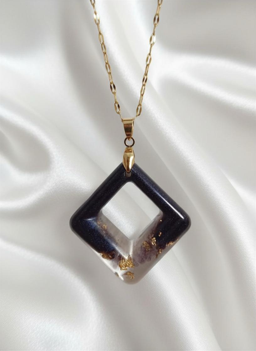 Conjunto Dourado em Ouro 18K com Resina e Folha de Ouro