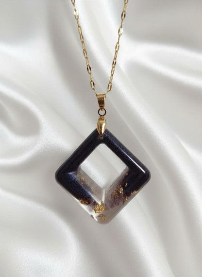 Conjunto Dourado em Ouro 18K com Resina e Folha de Ouro