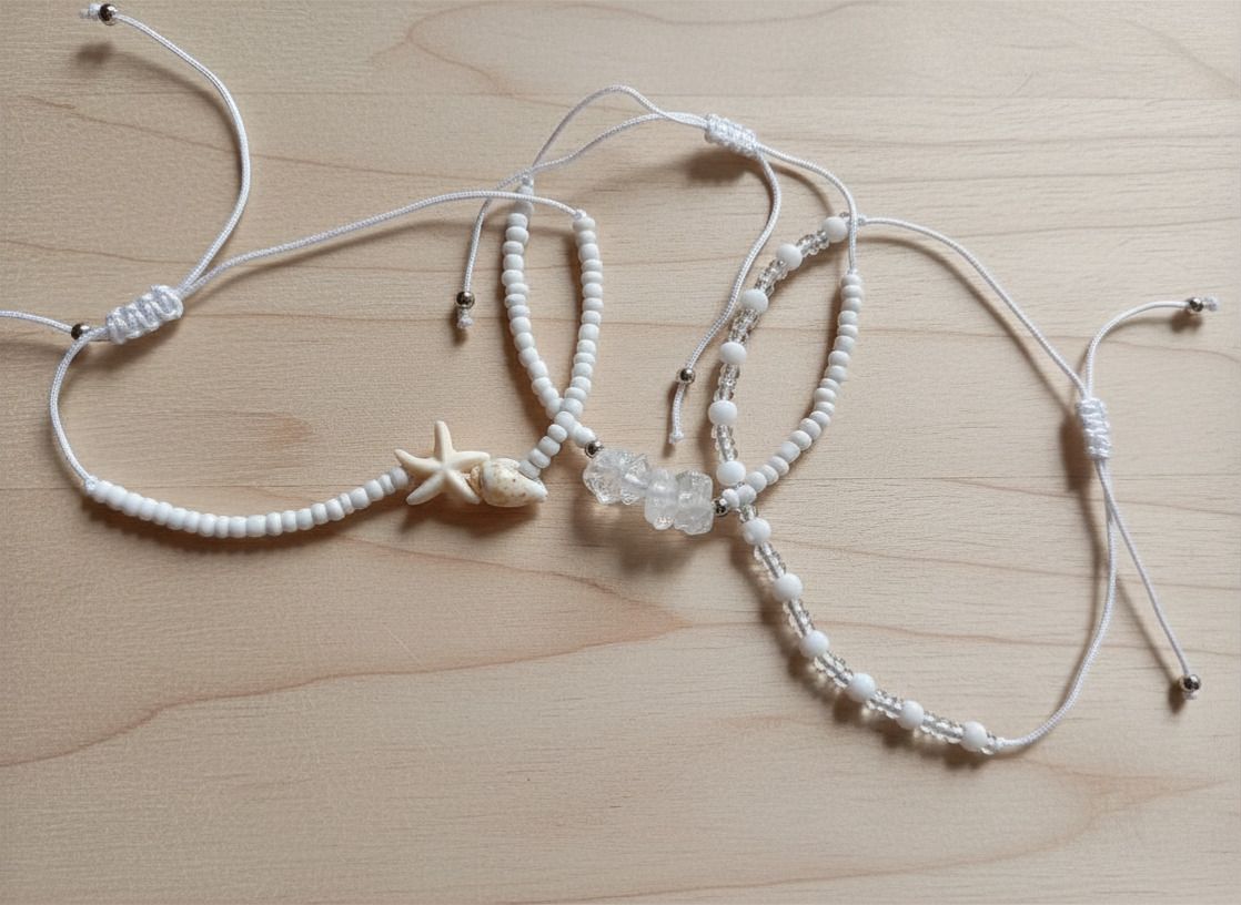 Conjunto de 3 Pulseiras com Miçangas Brancas